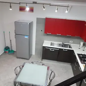 Apartment Casa N 2 Con Parcheggio Privato E Colonnina Ricarica, Livorno