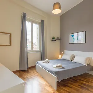  Appartamento Near The Port-elegante Con Vista Sui Canali